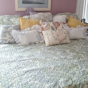 Brandream Green Paisley Patterned Quilt